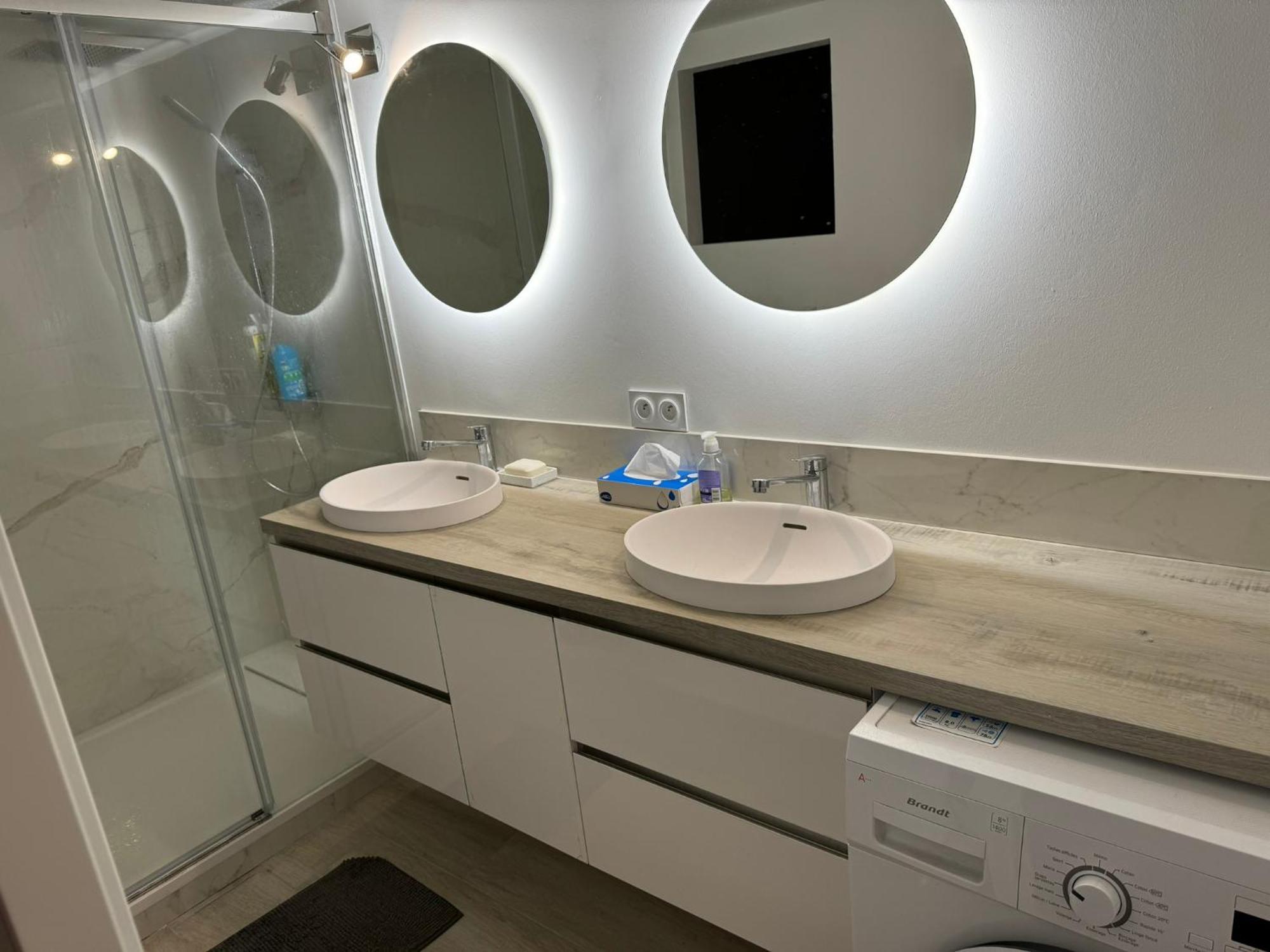גרואיסאן Maison Tout Confort, Bord De Mer Avec Parking Prive מראה חיצוני תמונה